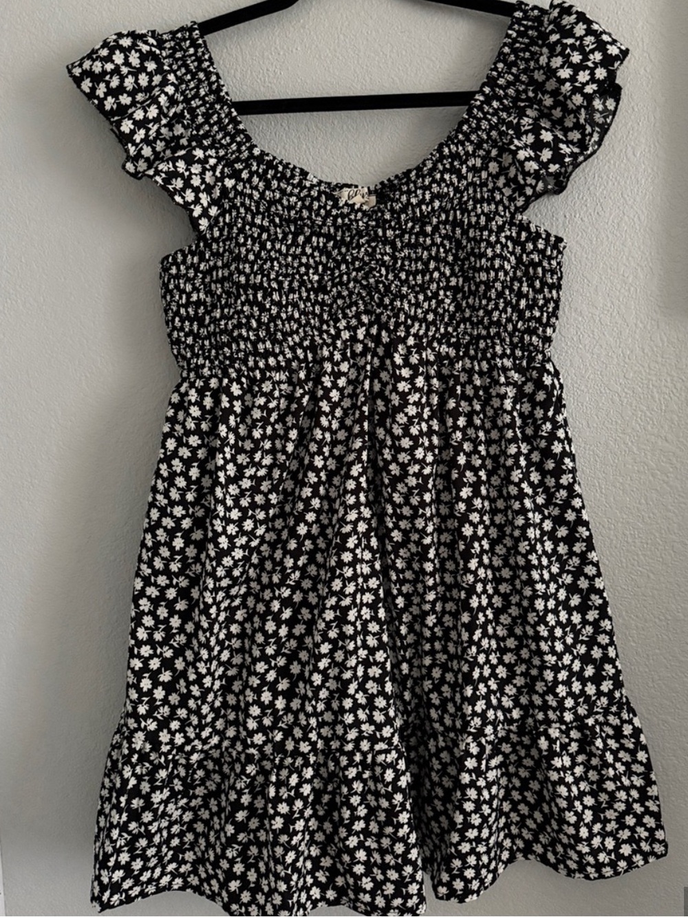 Black and White Floral Daisy Smocked Shirred Boho Flirty Mini Dress L Large